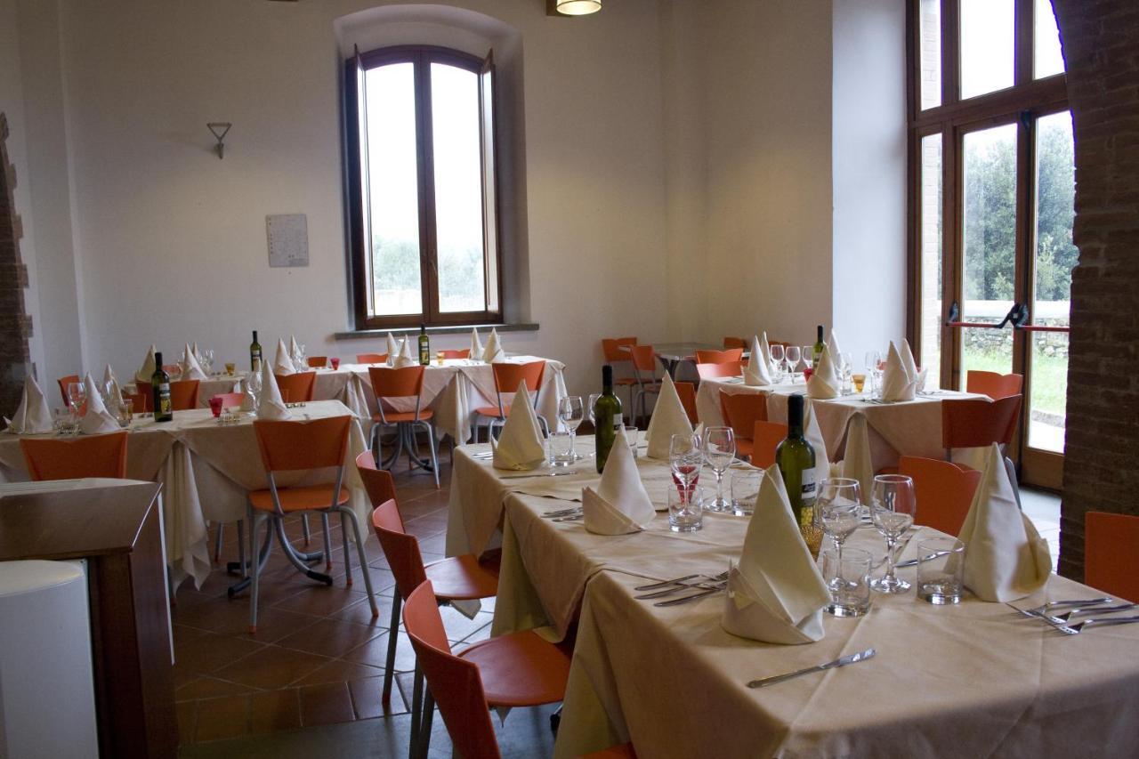 Student's Gowett 3* Campiglia Marittima